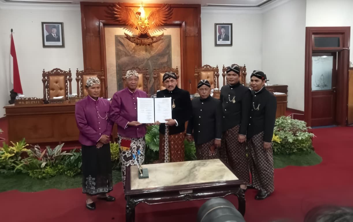 APBD Tulungagung 2026 Disahkan DPRD, Defisit Ditutup Pembiayaan Daerah 1 Rapat Paripurna DPRD Tulungagung Pengesahan APBD 2026. (Foto : Bayu Krisna, NewsTujuh)
