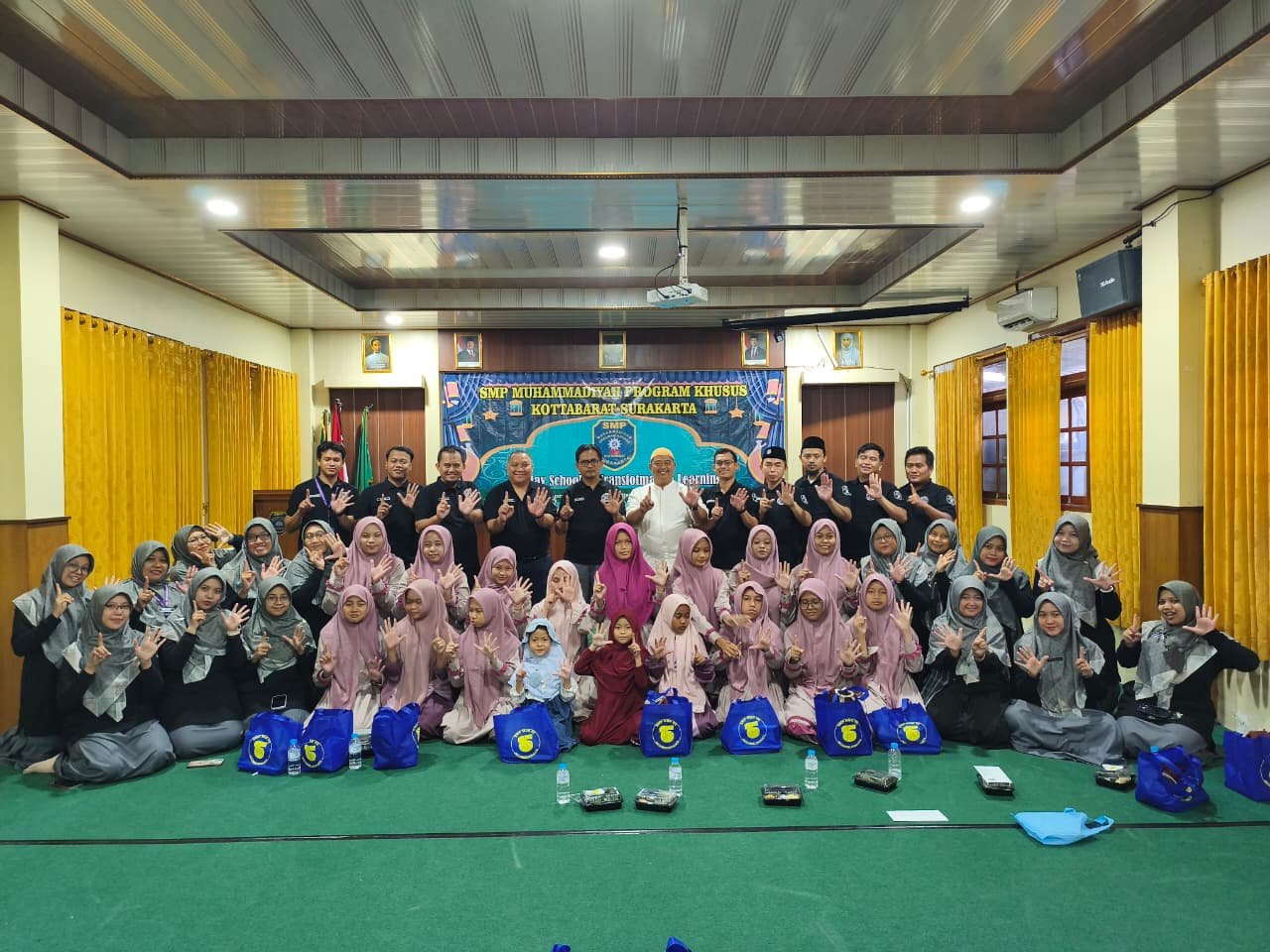Milad ke-15 SMP Muhammadiyah PK Kottabarat Solo Teguhkan Pendidikan Karakter dan Prestasi Unggul 2 SMP