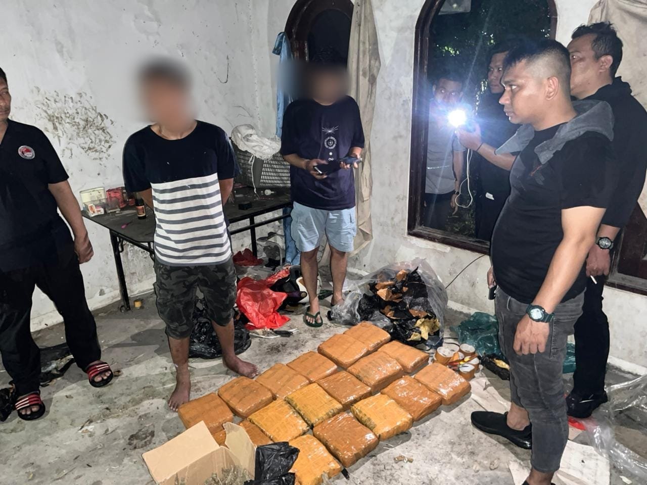 Kasubdit 2 Narkoba Polda Metro Jaya Mengungkap 18.829 Gram Ganja dari Dua Lokasi 1 kasubdit