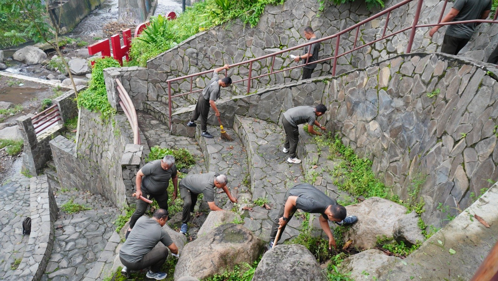 Sinergi TNI dan Masyarakat Bersihkan Boyolali, Gerakan Indonesia ASRI Hidupkan Semangat Peduli Lingkungan 2 gerakan