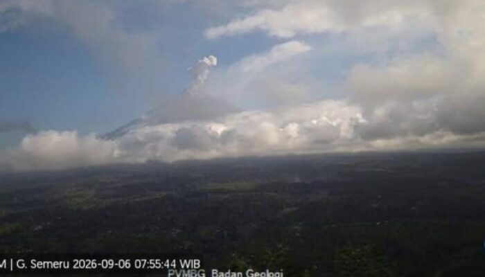 Gunung Semeru Erupsi Pagi Ini, Kolom Abu Capai 1 Kilometer