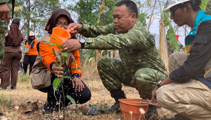 Penanaman Sejuta Pohon Warnai HUT TNI ke-81 di Wonogiri