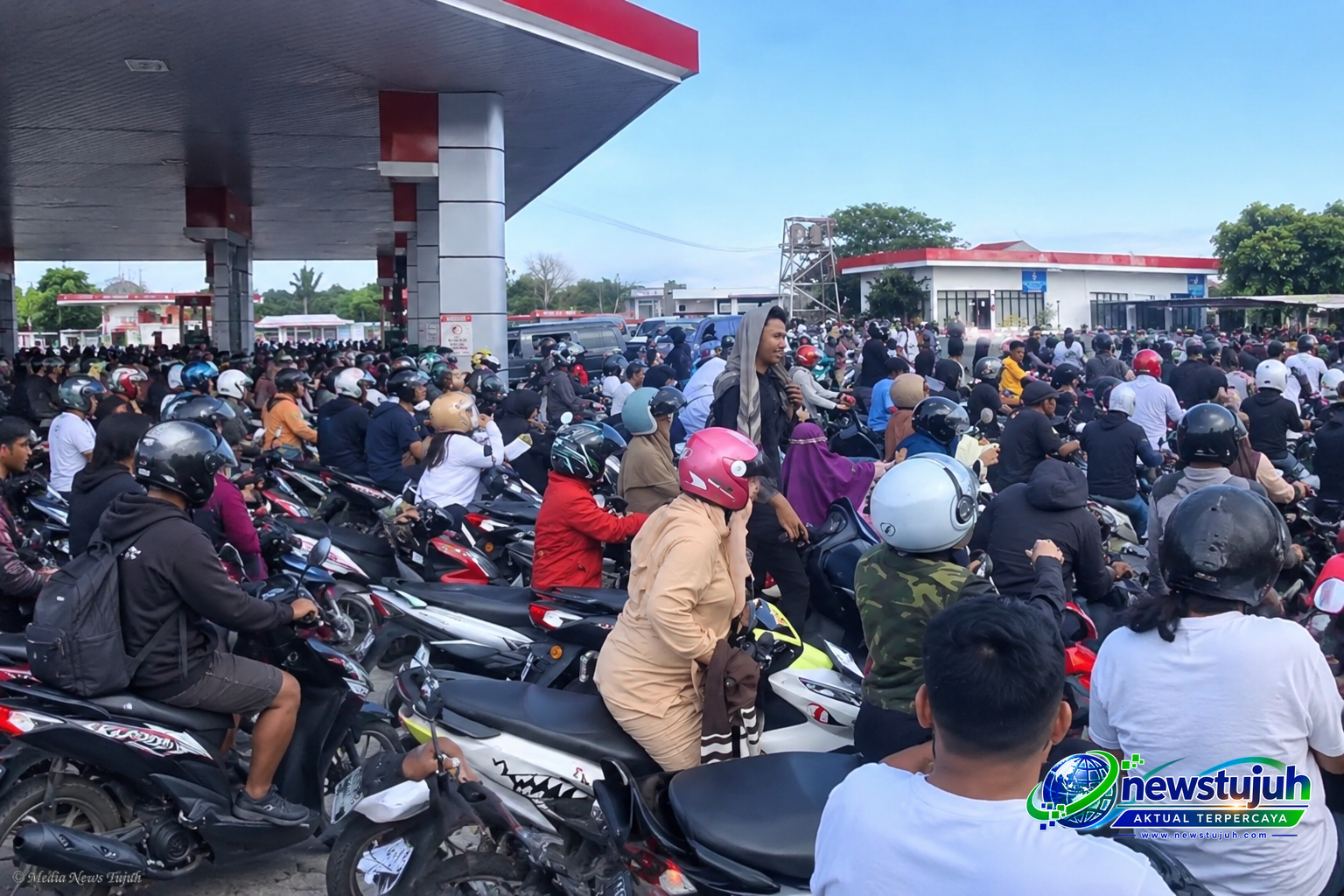 Antre pertalite hingga pingsan