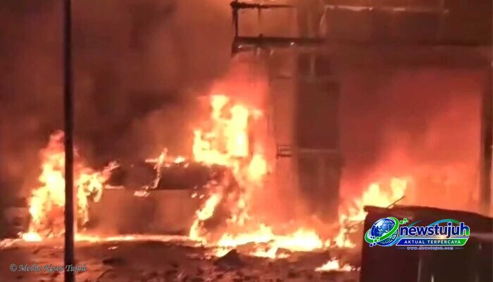 Demo Ricuh, Kantor MA dan Lokasi Bank Dibakar Massa