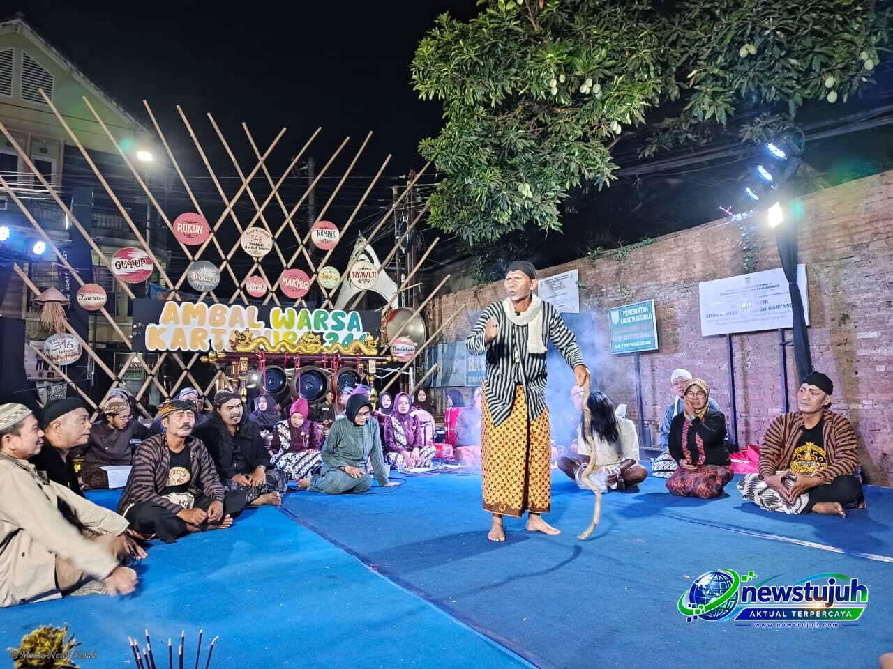 ambal-warsa-kartasura-teater-jebole-beteng