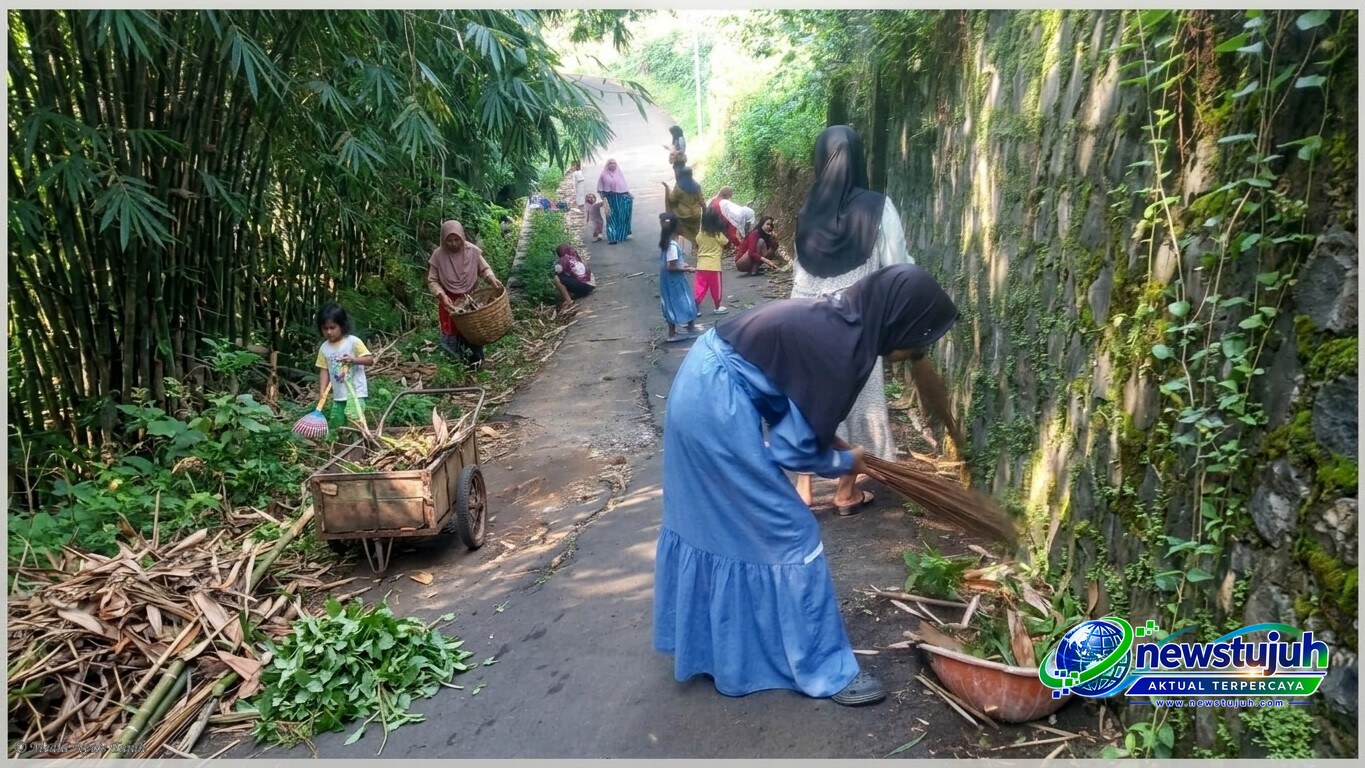 kerja bakti Kampung Cipayung