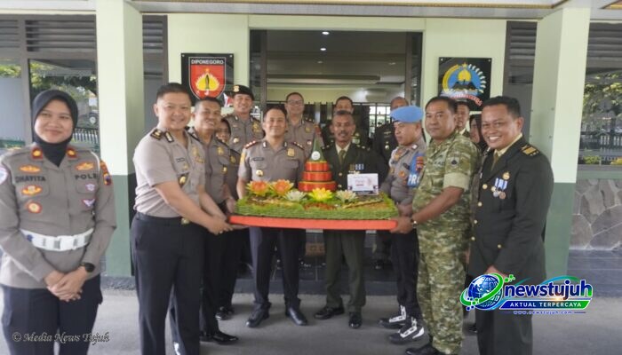 Polresta Surakarta Sambangi Kodim 0735, Ucapkan HUT ke-81 TNI