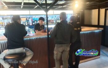 Satpol PP Trenggalek Sidak Gerai Miras Sari Jaya, Perizinan Diperiksa